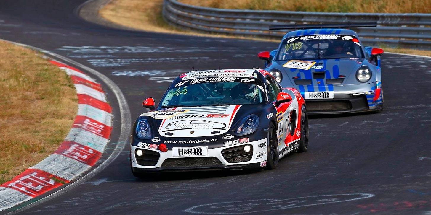 #444 Neufeld-Kfz/MOTEC Wheels Porsche Cayman verpasst nur knapp den Klassensieg