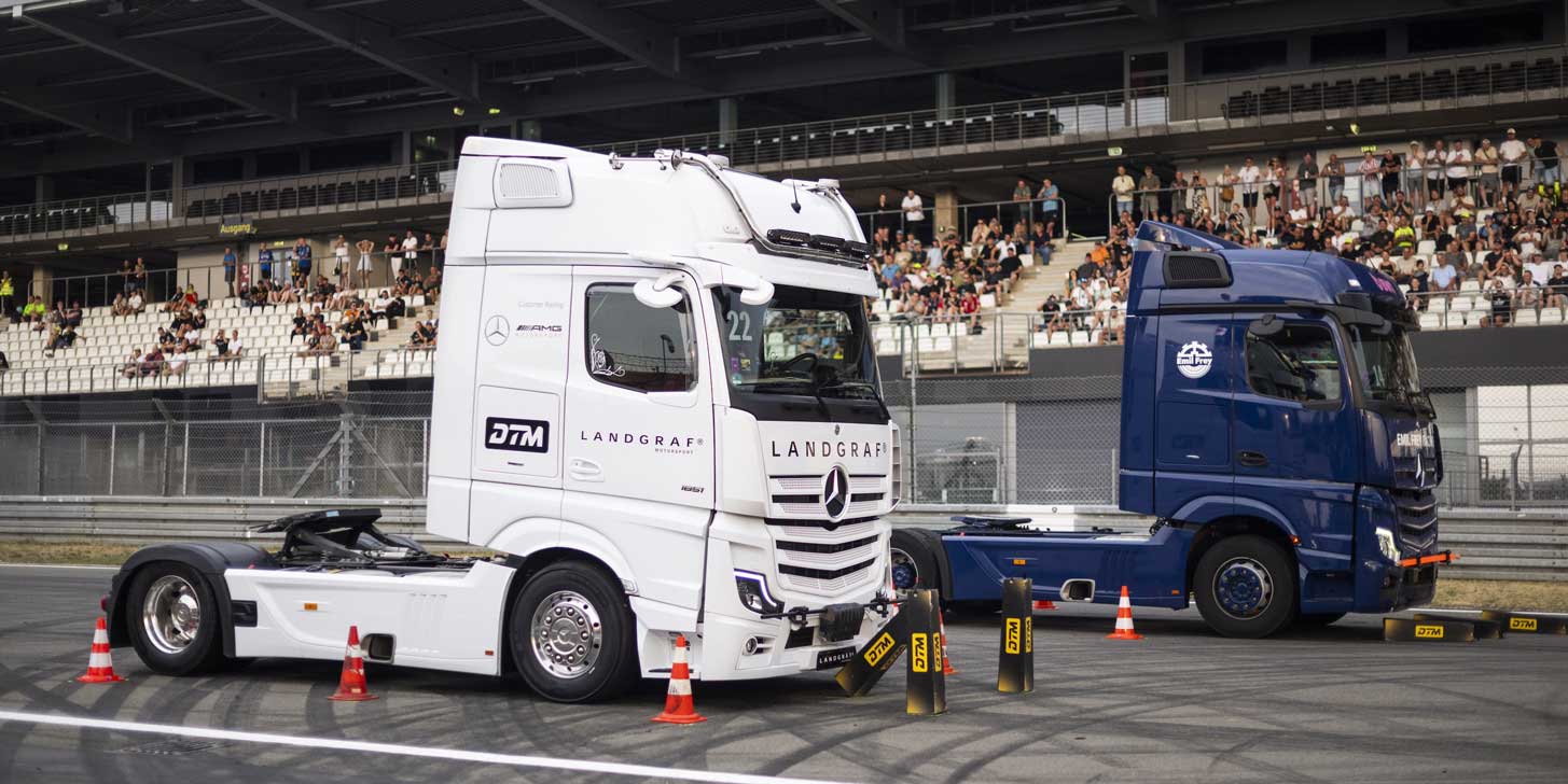DTM-Trucks Go and Stop